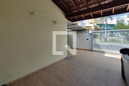 Casa à venda com 600m², 5 quartos e 5 vagasQuintal - Garagem