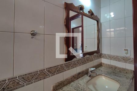 Casa à venda com 600m², 5 quartos e 5 vagasBanheiro Social