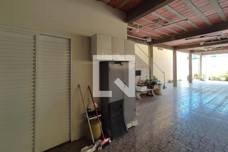 Casa à venda com 600m², 5 quartos e 5 vagasQuintal