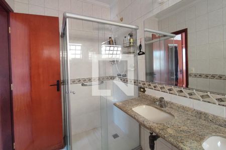 Casa à venda com 600m², 5 quartos e 5 vagasBanheiro Suíte