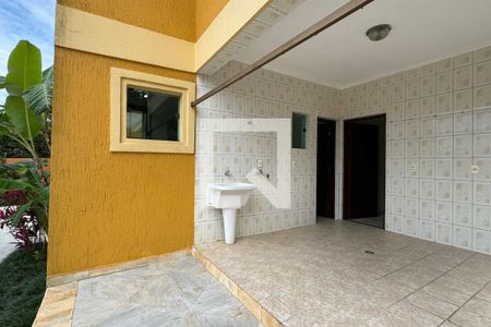 Casa de condomínio para alugar com 480m², 4 quartos e 6 vagasÁrea de Serviço