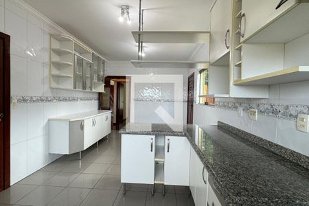Casa de condomínio para alugar com 480m², 4 quartos e 6 vagasCozinha