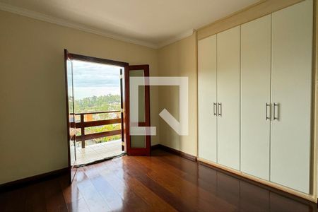 Casa de condomínio para alugar com 480m², 4 quartos e 6 vagasSuíte 4