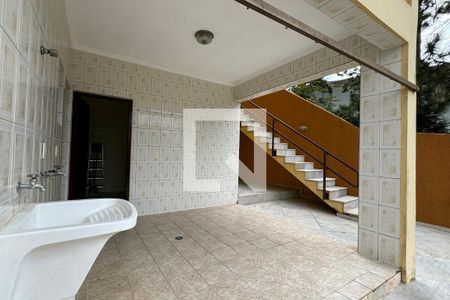 Casa de condomínio para alugar com 480m², 4 quartos e 6 vagasÁrea de Serviço