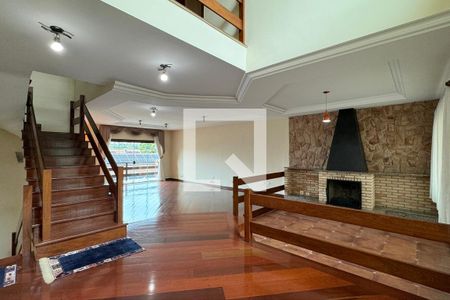 Sala de casa de condomínio para alugar com 4 quartos, 480m² em Residencial Morada das Estrelas (aldeia da Serra), Barueri