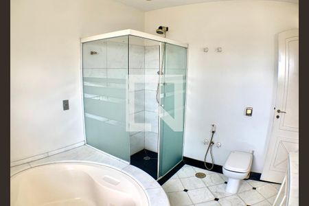 Apartamento à venda com 270m², 4 quartos e 4 vagasBanheiro da Suite 1