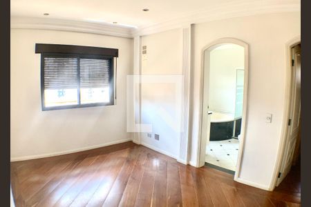 Apartamento à venda com 270m², 4 quartos e 4 vagasSuite 1