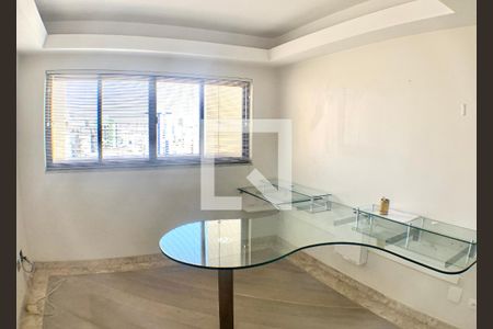 Apartamento à venda com 270m², 4 quartos e 4 vagasEscritório