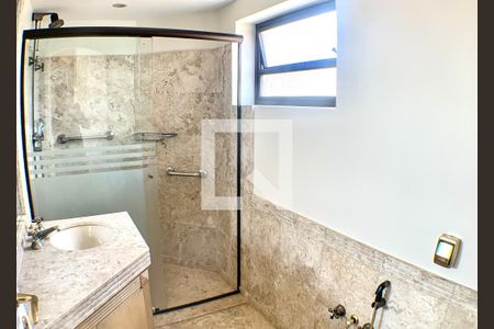 Apartamento à venda com 270m², 4 quartos e 4 vagasBanheiro da Suite 2