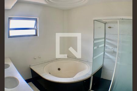 Apartamento à venda com 270m², 4 quartos e 4 vagasBanheiro da Suite 1