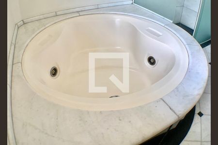 Apartamento à venda com 270m², 4 quartos e 4 vagasBanheiro da Suite 1