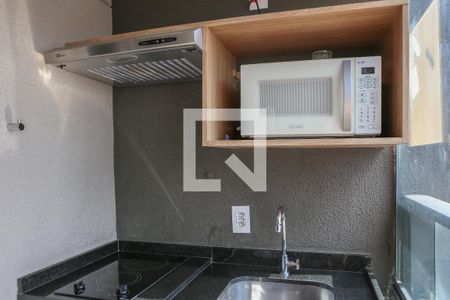 Cozinha e Sacada de apartamento para alugar com 1 quarto, 24m² em Perdizes, São Paulo