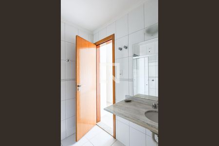 Banheiro da suíte de apartamento para alugar com 2 quartos, 72m² em Rudge Ramos, São Bernardo do Campo