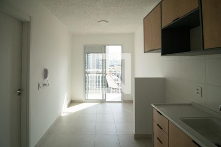 Sala e cozinha de kitnet/studio para alugar com 1 quarto, 35m² em Vila Guilherme, São Paulo