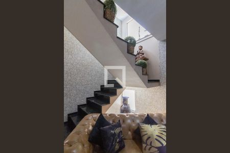 Casa para alugar com 280m², 4 quartos e 2 vagasEscada