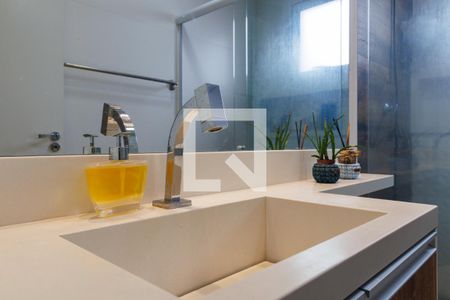 Apartamento à venda com 200m², 3 quartos e 3 vagas Apartamento à venda com 200m², 3 quartos e 3 vagasBanheiro da Suíte 1