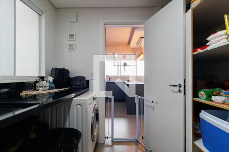 Apartamento à venda com 200m², 3 quartos e 3 vagas Apartamento à venda com 200m², 3 quartos e 3 vagasÁrea de Serviço