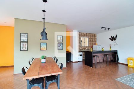 Apartamento à venda com 200m², 3 quartos e 3 vagas Apartamento à venda com 200m², 3 quartos e 3 vagasÁrea comum - Salão de festas