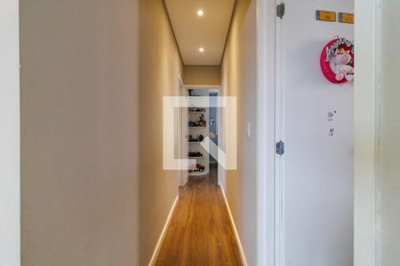 Corredor de apartamento à venda com 3 quartos, 200m² em Parque Assunção, Taboão da Serra