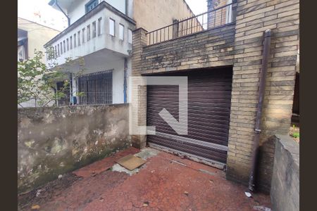 Casa para alugar com 285m², 3 quartos e 2 vagasEntrada da casa - Garagem
