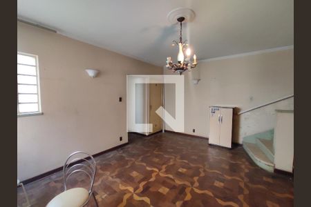 Casa para alugar com 285m², 3 quartos e 2 vagasSala