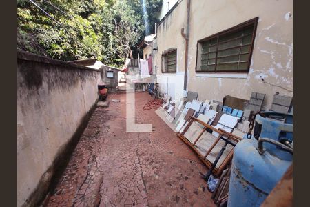 Casa para alugar com 285m², 3 quartos e 2 vagasCorredor /Quintal