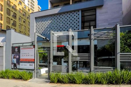 Studio à venda com 28m², 1 quarto e sem vaga Studio à venda com 28m², 1 quarto e sem vagaFachada e portaria