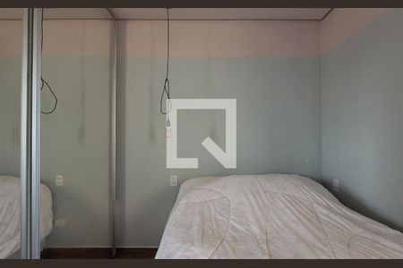 Quarto de apartamento à venda com 2 quartos, 98m² em Vila Pinheirinho, Santo André