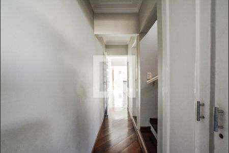 Corredor de casa para alugar com 3 quartos, 211m² em Vila Camilopolis, Santo André