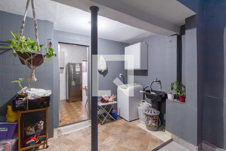 Casa à venda com 213m², 3 quartos e 2 vagas Casa à venda com 213m², 3 quartos e 2 vagasÁrea de serviço