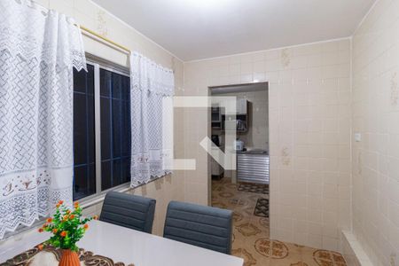 Casa à venda com 213m², 3 quartos e 2 vagas Casa à venda com 213m², 3 quartos e 2 vagasSala de jantar