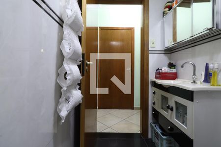 Apartamento à venda com 70m², 2 quartos e 2 vagasBanheiro da Suíte 1