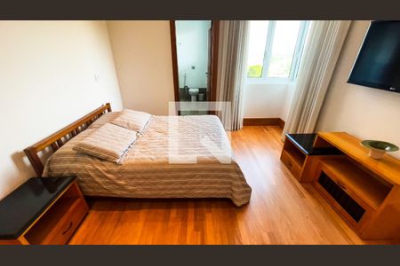 Casa de condomínio à venda com 1430m², 4 quartos e 8 vagas