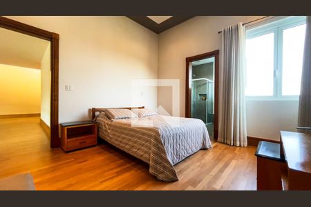 Casa de condomínio à venda com 1430m², 4 quartos e 8 vagas