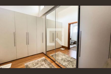 Casa de condomínio à venda com 1430m², 4 quartos e 8 vagas