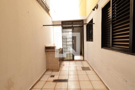 Casa para alugar com 100m², 3 quartos e 1 vagaÁrea de serviço 