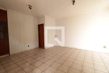 Casa para alugar com 100m², 3 quartos e 1 vagaSala