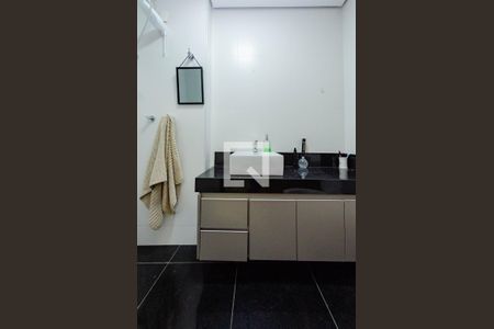 Apartamento à venda com 120m², 4 quartos e 4 vagas Apartamento à venda com 120m², 4 quartos e 4 vagasBanheiro suíte 2
