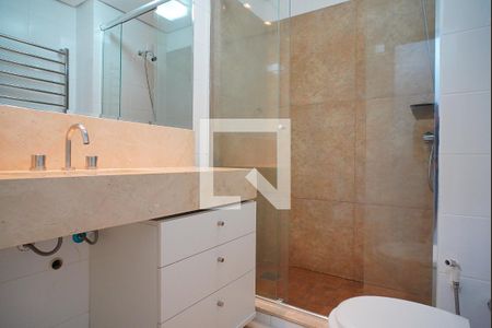 Banheiro da Suíte de apartamento para alugar com 2 quartos, 70m² em Pantanal, Florianópolis