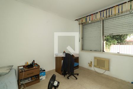 Quarto 2 de casa à venda com 2 quartos, 452m² em Jardim Itu, Porto Alegre