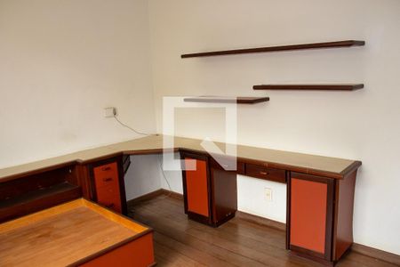 Casa de condomínio à venda com 630m², 5 quartos e 6 vagasQuarto 4