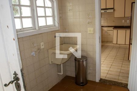 Casa de condomínio à venda com 630m², 5 quartos e 6 vagasÁrea de Serviço