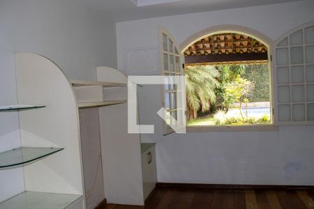 Casa de condomínio à venda com 630m², 5 quartos e 6 vagasQuarto 1