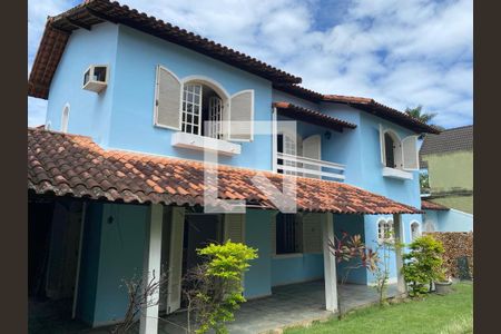 Casa de condomínio à venda com 630m², 5 quartos e 6 vagasFachada