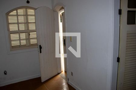 Casa de condomínio à venda com 630m², 5 quartos e 6 vagasQuarto de Serviço