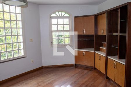 Sala de casa de condomínio à venda com 5 quartos, 630m² em Anil, Rio de Janeiro