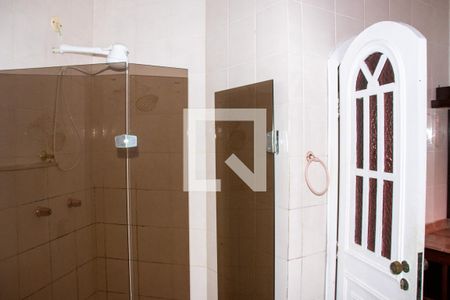 Casa de condomínio à venda com 630m², 5 quartos e 6 vagasBanheiro 1