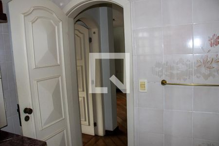 Casa de condomínio à venda com 630m², 5 quartos e 6 vagasBanheiro 2