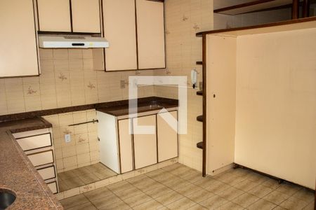 Casa de condomínio à venda com 630m², 5 quartos e 6 vagasCozinha