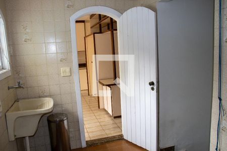 Casa de condomínio à venda com 630m², 5 quartos e 6 vagasÁrea de Serviço